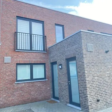 Semesterbostad Luxury House With Jacuzzi And Sauna