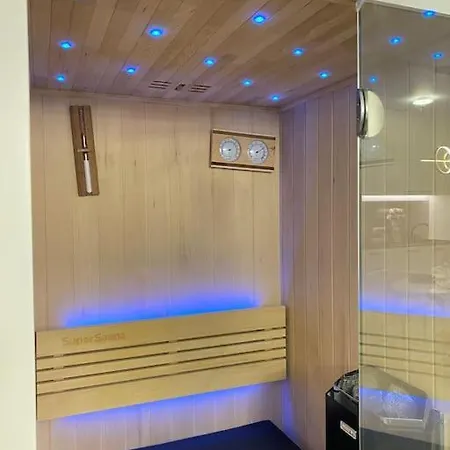 Luxury House With Jacuzzi And Sauna Semesterbostad Oostende